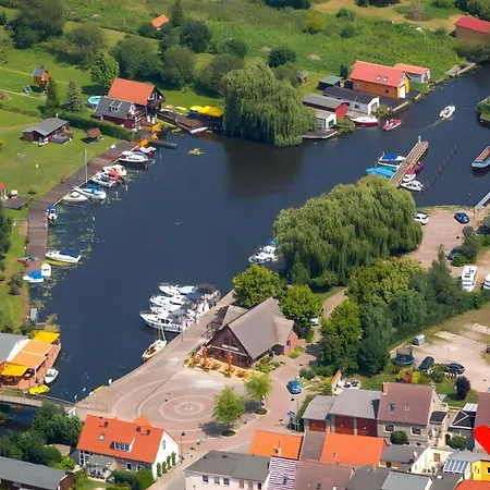 Ferienwohnung Neukalen Apartmán *